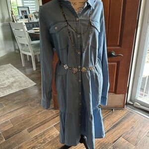 Super cute denim dress.